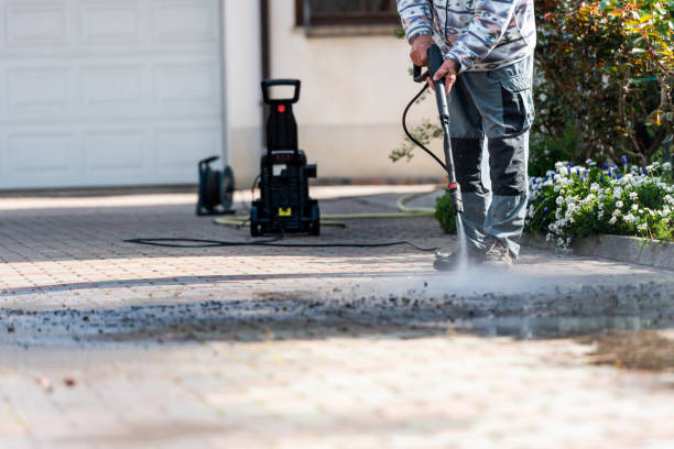 Best Gutter Cleaning in Saunders Lake, OR